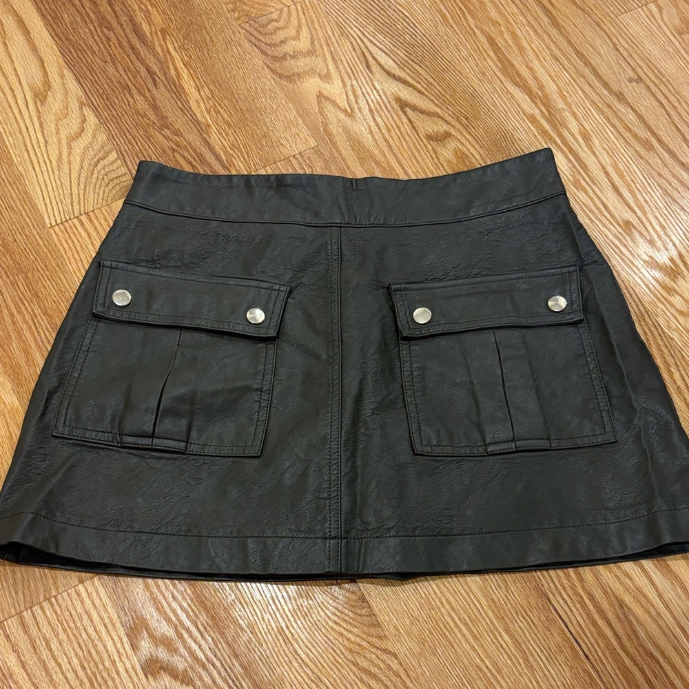 Zara Oliver Green Leather Skort